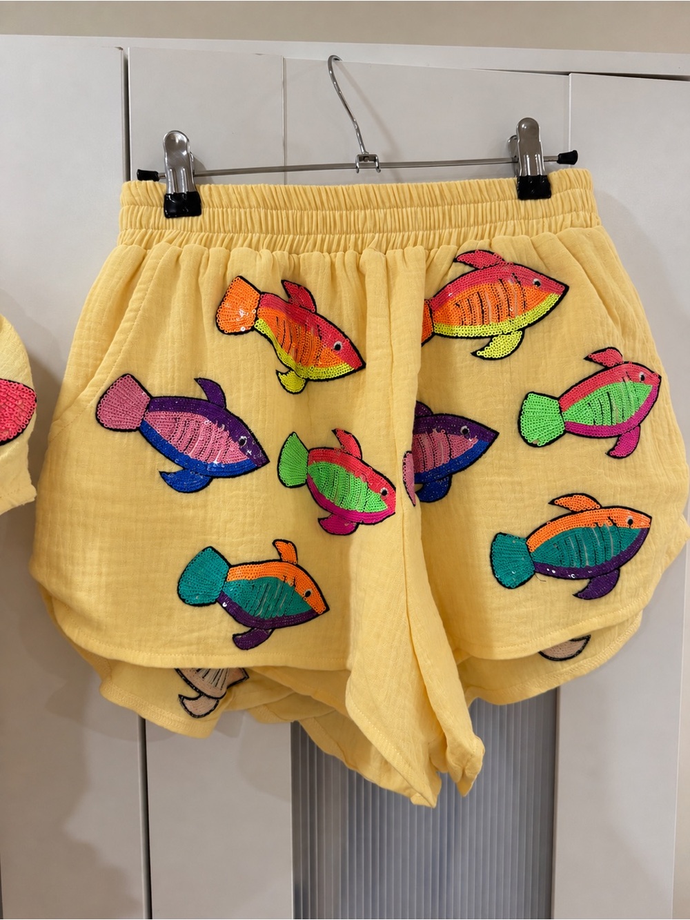 Queen of Sparkles Yellow Sequin Fish Top & Shorts Set XS Brand New - Picture 3 of 3